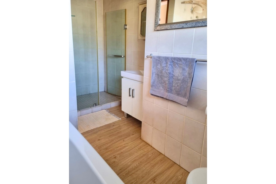 4 Bedroom Property for Sale in Buffalo Bay Western Cape